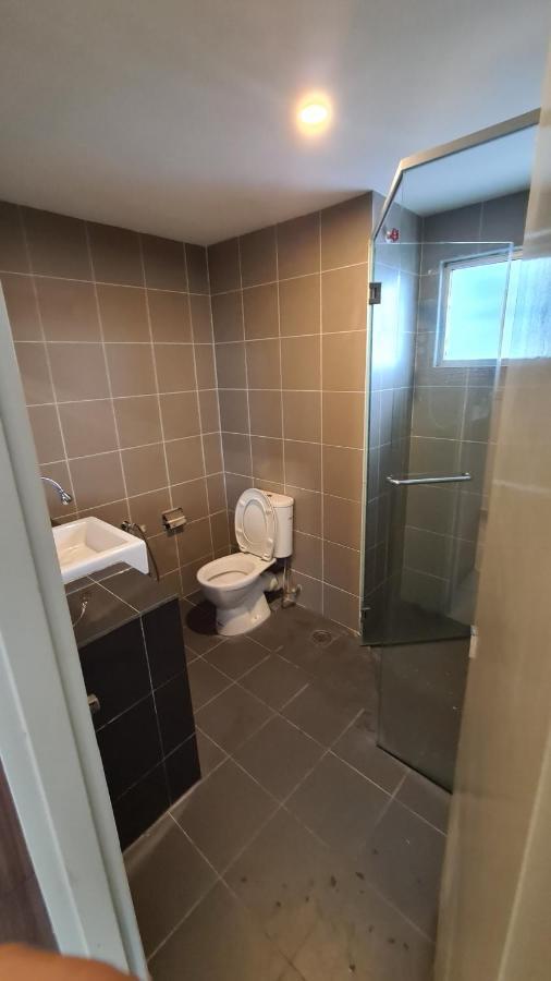 Aeropod Kk Corner Unit Near And Airport 4 Pax Free Parking Apartment